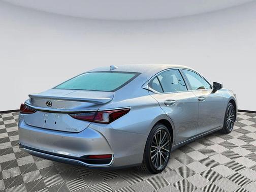 2025 Lexus ES 300h Premium