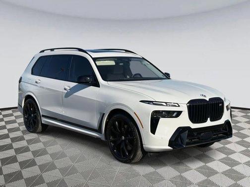 2023 BMW X7 M60i