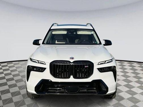 2023 BMW X7 M60i