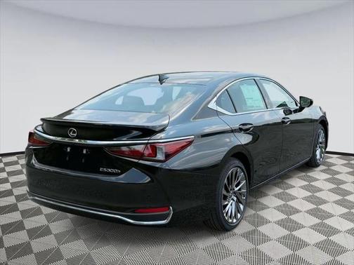 2025 Lexus ES 300h Luxury