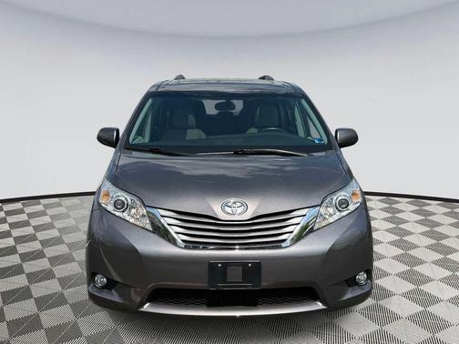 2016 Toyota Sienna XLE