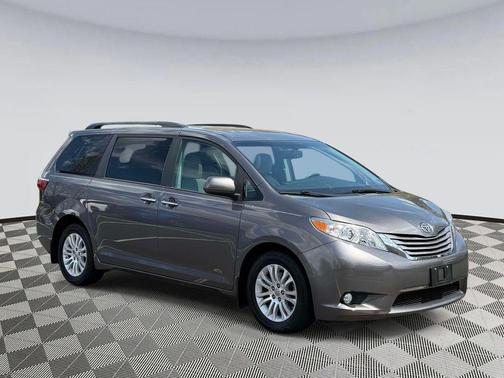 2016 Toyota Sienna XLE