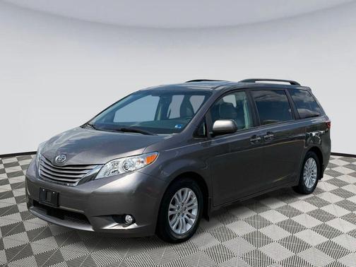 2016 Toyota Sienna XLE