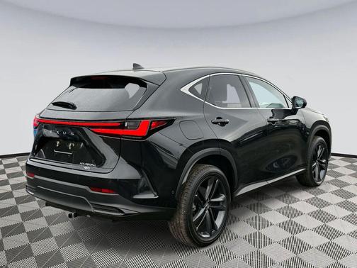 2022 Lexus NX 450h+ Luxury