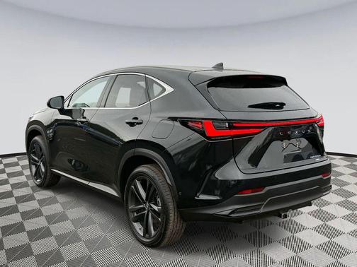 2022 Lexus NX 450h+ Luxury