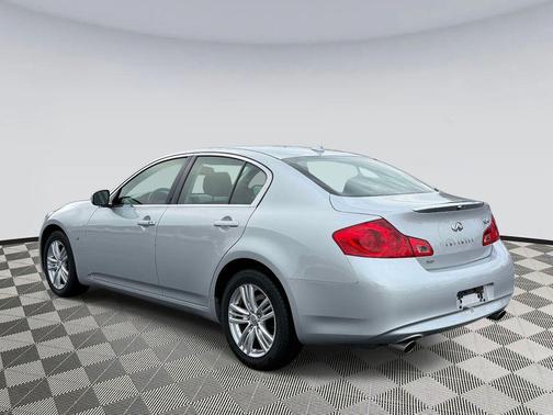 Liquid Platinum 2015 INFINITI Q40 Base