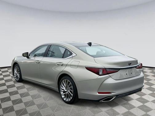 2022 Lexus ES 350 Ultra Luxury