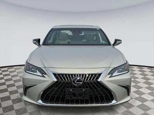 2025 Lexus ES 300h Luxury