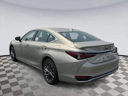 2025 Lexus ES 300h Luxury
