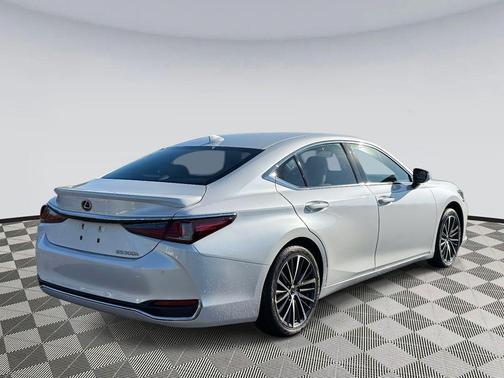 2023 Lexus ES 300h Premium