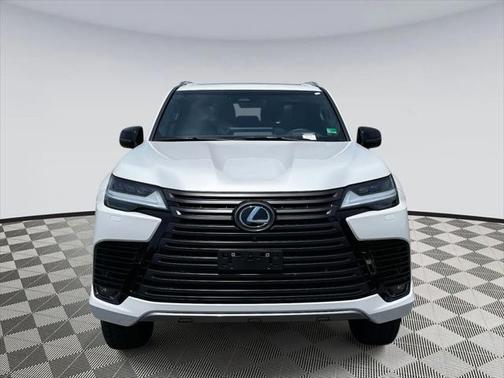 2025 Lexus LX 700h Overtrail