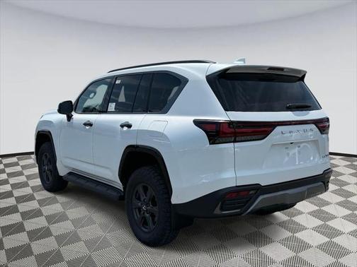 2025 Lexus LX 700h Overtrail