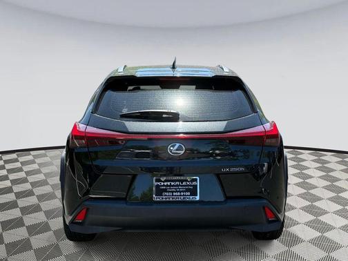 Caviar 2020 Lexus UX 250h Base