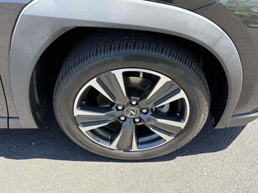Caviar 2020 Lexus UX 250h Base