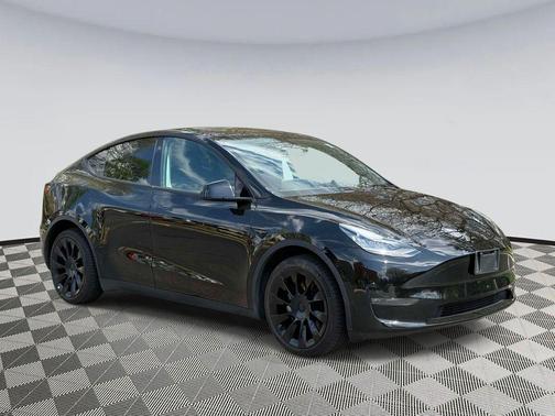 2022 Tesla Model Y Long Range Dual Motor All-Wheel Drive