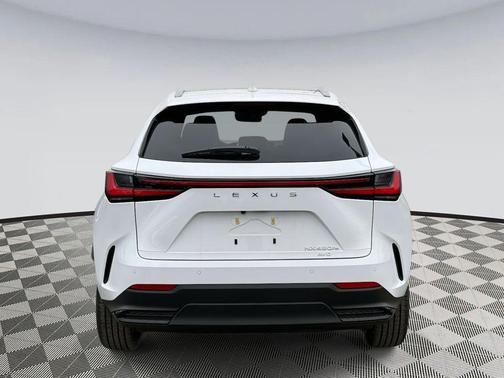 2026 Lexus NX 450h+ Luxury