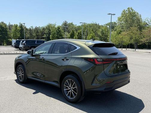 Nori Green Pearl 2024 Lexus NX 350h Premium