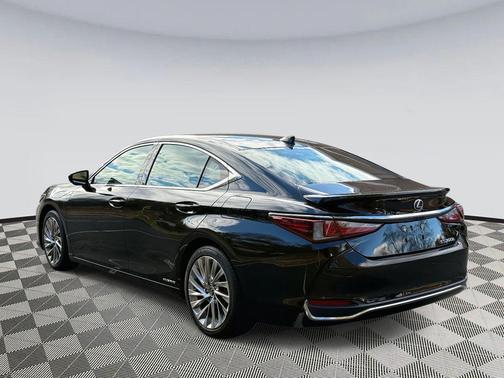 2019 Lexus ES 300h Ultra Luxury