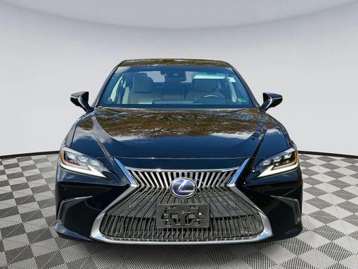 2019 Lexus ES 300h Ultra Luxury