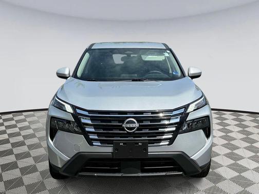 Brilliant Silver Metallic 2025 Nissan Rogue SV