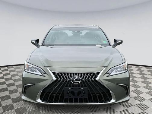 2025 Lexus ES 300h Luxury