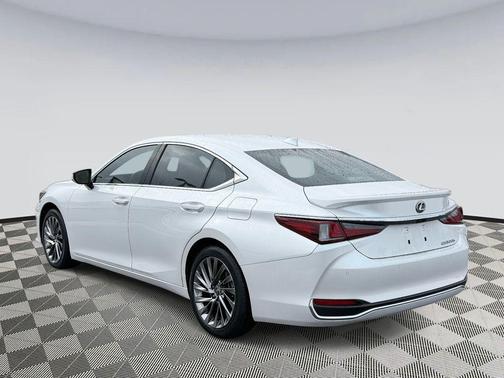 2024 Lexus ES 300h Ultra Luxury