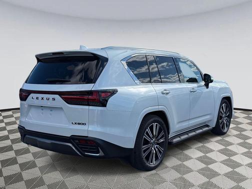 2025 Lexus LX 600 Luxury