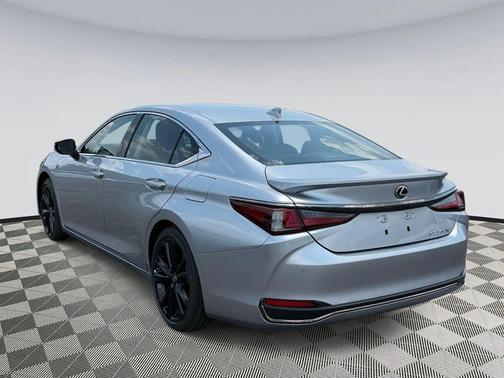 2025 Lexus ES 300h F SPORT Design