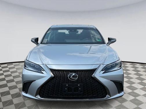 2025 Lexus ES 300h F SPORT Design