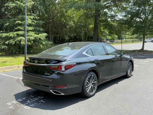 2023 Lexus ES 350 Base