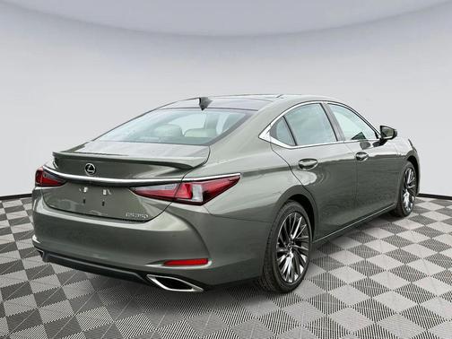 2025 Lexus ES 350 Ultra Luxury