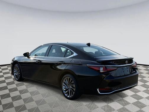 2024 Lexus ES 300h Ultra Luxury