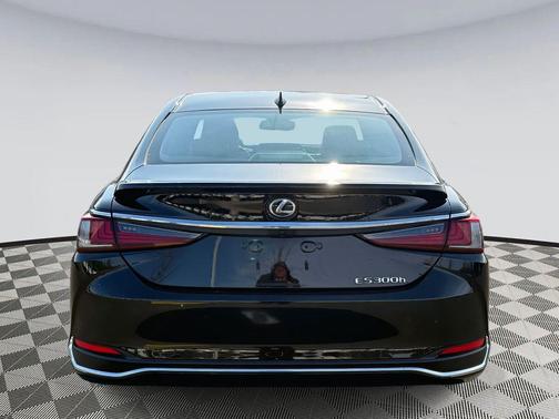 2024 Lexus ES 300h Ultra Luxury