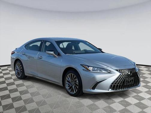2025 Lexus ES 300h Luxury