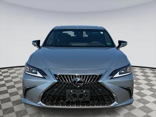 2025 Lexus ES 300h Luxury