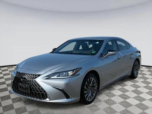 2025 Lexus ES 300h Luxury