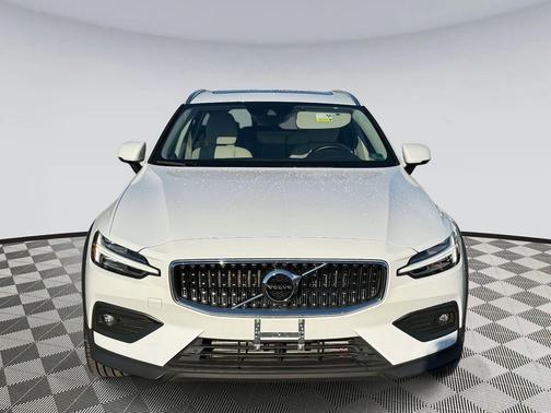 2021 Volvo V60 Cross Country T5