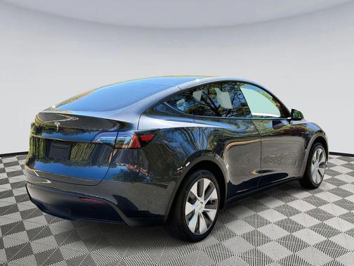 2024 Tesla Model Y Long Range Dual Motor All-Wheel Drive