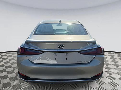 2025 Lexus ES 300h Premium