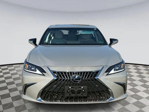 2025 Lexus ES 300h Premium