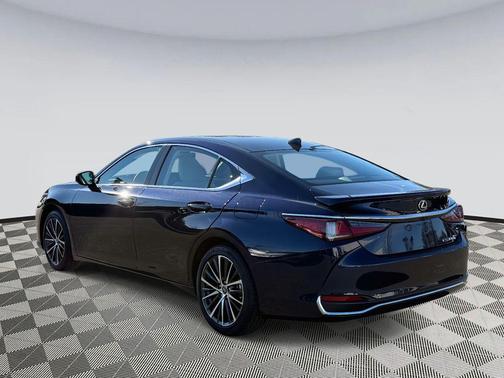 2025 Lexus ES 300h Base