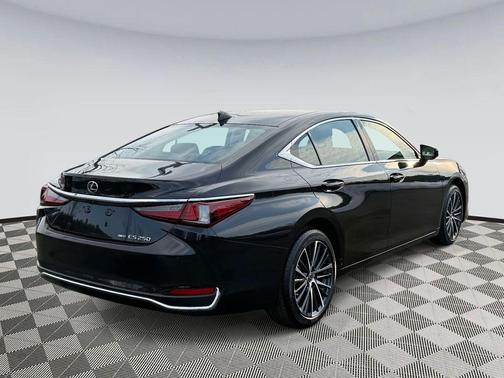 2024 Lexus ES 250 Base