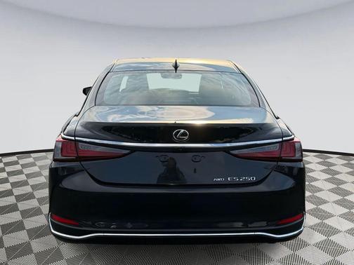 2024 Lexus ES 250 Base