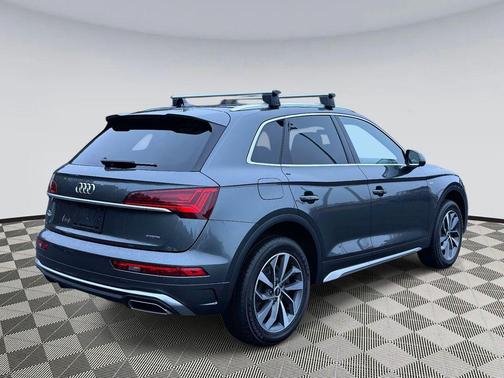 2022 Audi Q5 S line Premium Plus