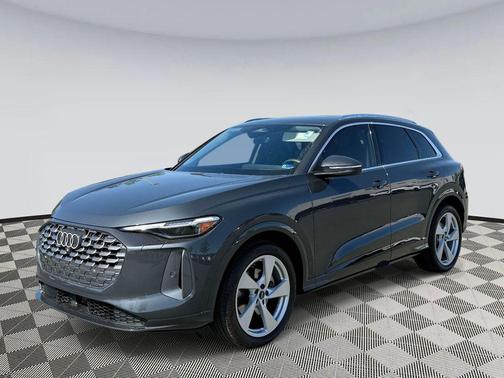 Tambora Gray Metallic 2025 Audi Q5 Prestige TFSI quattro S tronic