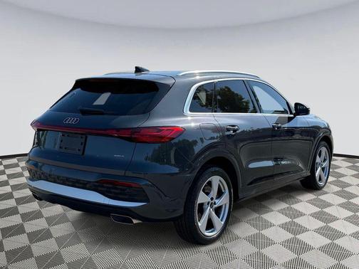 Tambora Gray Metallic 2025 Audi Q5 Prestige TFSI quattro S tronic