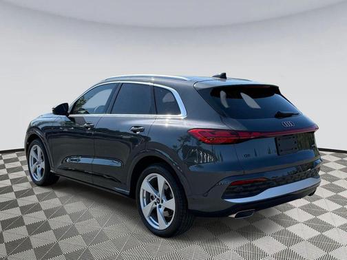 Tambora Gray Metallic 2025 Audi Q5 Prestige TFSI quattro S tronic