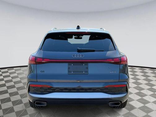 Tambora Gray Metallic 2025 Audi Q5 Prestige TFSI quattro S tronic