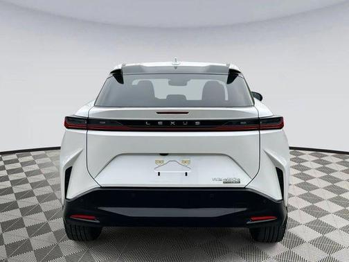 2023 Lexus RZ 450e Luxury
