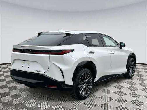 2023 Lexus RZ 450e Luxury